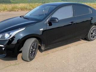2020 Kia Rio IV, чёрный, 1600000 рублей, вид 5