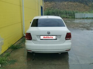 2015 Volkswagen Polo V Рестайлинг, белый, 1050000 рублей, вид 4