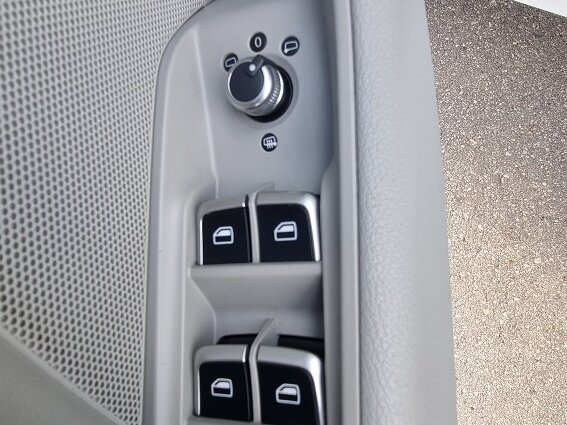 2015 Audi A3 III (8V), белый, 1700000 рублей - вид 16