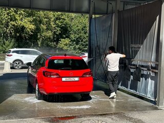2018 Opel Astra K, красный, 1400000 рублей, вид 2