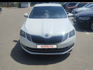 2017 Skoda Octavia III (A7) Рестайлинг, белый, 1800000 рублей, вид 2