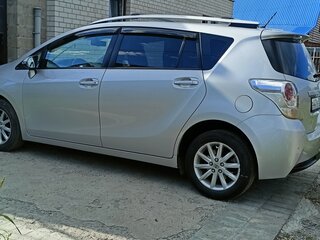 2014 Toyota Verso I Рестайлинг, серебристый, 1520000 рублей, вид 3
