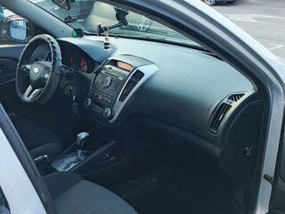 2010 Kia Ceed I Рестайлинг, серебристый, 780000 рублей, вид 4
