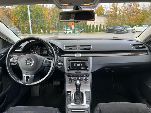 2013 Volkswagen Passat CC I Рестайлинг, чёрный, 1400000 рублей - вид 9