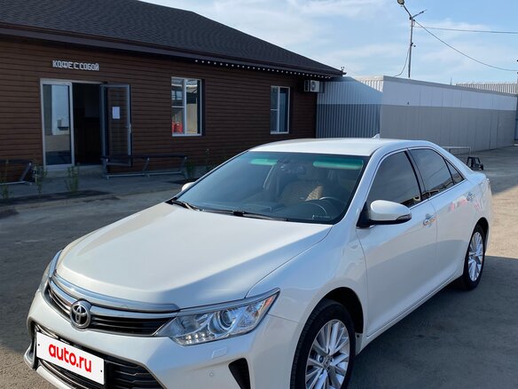 2014 Toyota Camry VII (XV50) Рестайлинг, белый, 2150000 рублей