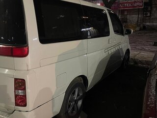 2004 Nissan Elgrand II (E51), белый, 500000 рублей, вид 2