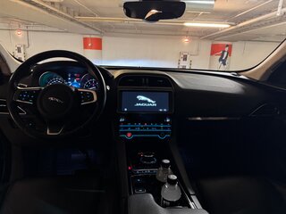 2020 Jaguar F-Pace I, чёрный, 3065000 рублей, вид 4