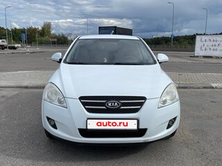 2009 Kia Ceed I, белый, 700000 рублей, вид 2