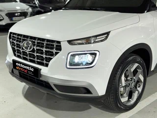 2023 Hyundai Venue I, белый, 1890000 рублей, вид 2