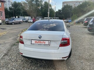 2018 Skoda Octavia III (A7) Рестайлинг, белый, 1700000 рублей, вид 3