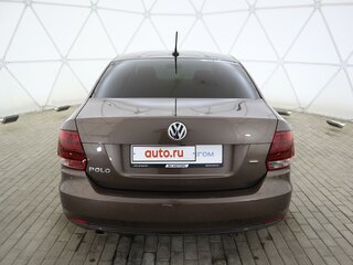 2018 Volkswagen Polo V Рестайлинг, коричневый, 1550000 рублей, вид 4