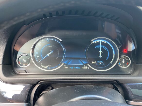 2015 BMW 5 серии 525d xDrive VI (F10/F11/F07) Рестайлинг, белый, 2500000 рублей - вид 6