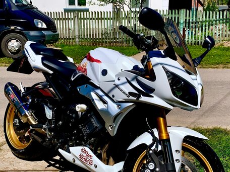 2010 Yamaha FZ1, белый, 500000 рублей, вид 1