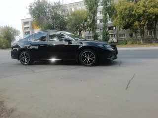 2021 Toyota Camry VIII (XV70), чёрный, 3800000 рублей, вид 4