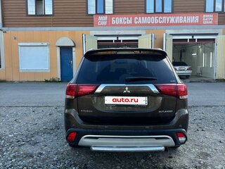 2019 Mitsubishi Outlander III Рестайлинг 3, коричневый, 2700000 рублей, вид 3