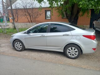 2016 Hyundai Solaris I Рестайлинг, серебристый, 989000 рублей, вид 5