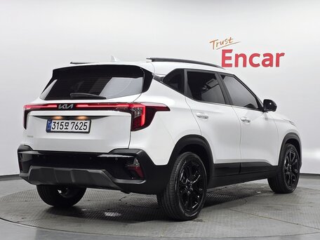 2023 Kia Seltos I Рестайлинг, белый, 2290000 рублей, вид 3