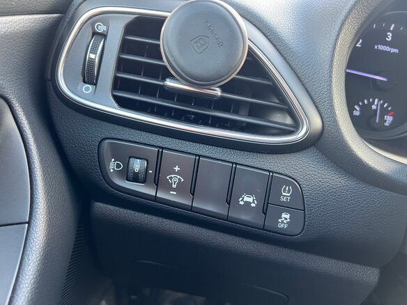 2020 Hyundai i30 III Рестайлинг 2, чёрный, 1890000 рублей - вид 6