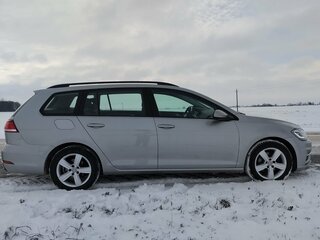 2018 Volkswagen Golf VII Рестайлинг, серебристый, 1515000 рублей, вид 4