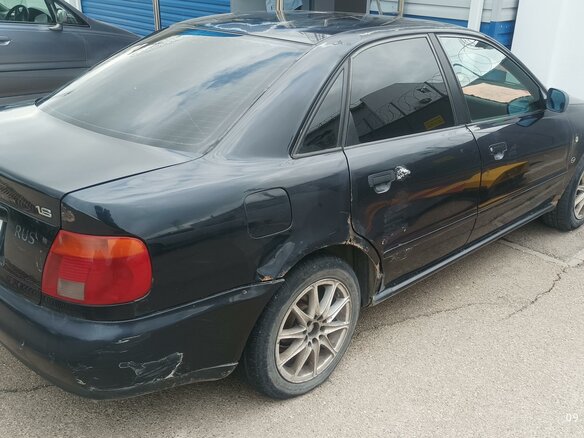 1994 Audi A4 I (B5), синий, 250000 рублей - вид 1