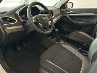 2026 Lada (ВАЗ) Vesta I Рестайлинг (NG), белый, 1581000 рублей, вид 5