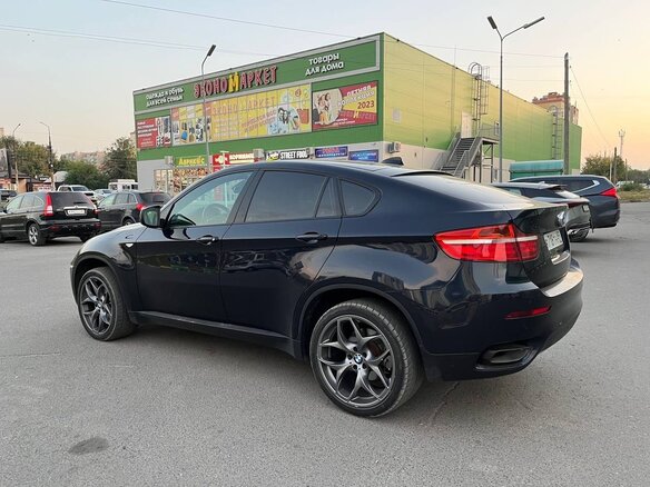 2013 BMW X6 M50d I (E71) Рестайлинг, синий, 2700000 рублей - вид 5