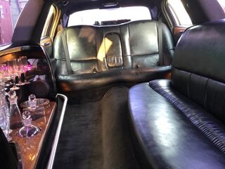2004 Lincoln Town Car III Рестайлинг, белый, 600000 рублей, вид 3