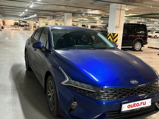2020 Kia K5 III, синий, 2500000 рублей, вид 3