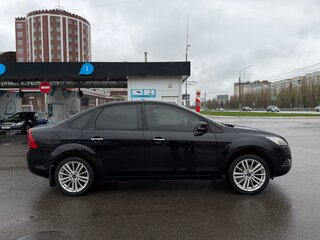 2010 Ford Focus II Рестайлинг, чёрный, 700000 рублей, вид 3