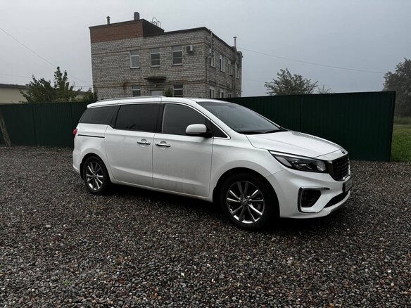 2019 Kia Carnival III, белый, 2600000 рублей - вид 3