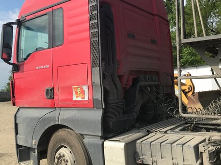 2017 MAN TGX, пурпурный, 4700000 рублей, вид 4