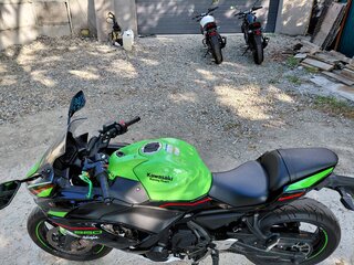 2021 Kawasaki Ninja 650, зелёный, 790000 рублей, вид 4