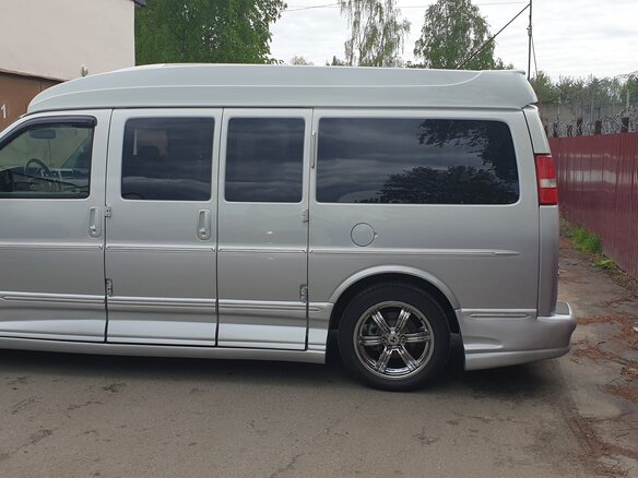 2010 GMC Savana I Рестайлинг, белый, 6000000 рублей - вид 8