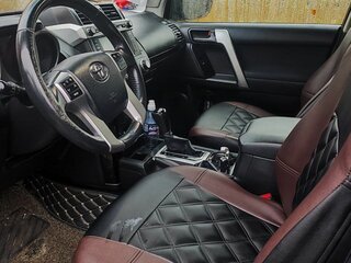 2015 Toyota Land Cruiser Prado 6-speed 150 Series Рестайлинг 1, чёрный, 3500000 рублей, вид 3