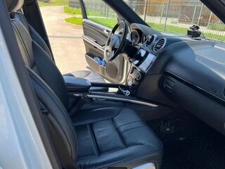 2010 Mercedes-Benz M-Класс 550 II (W164) Рестайлинг, белый, 2350000 рублей, вид 4