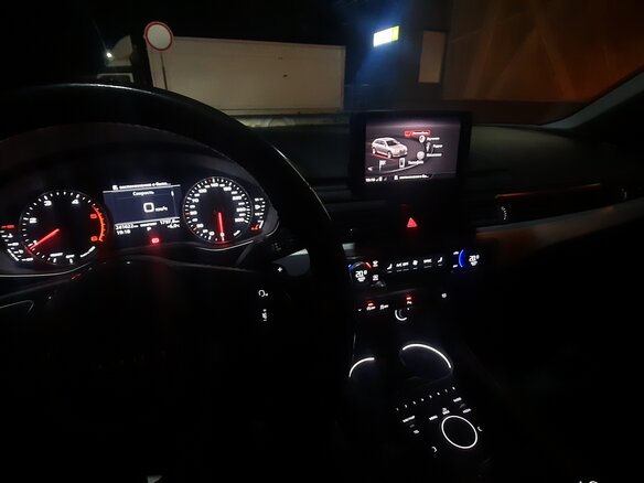 2017 Audi A4 V (B9), белый, 1799999 рублей - вид 11