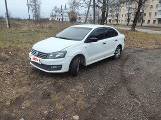 2015 Volkswagen Polo V Рестайлинг, белый, 400000 рублей, вид 1