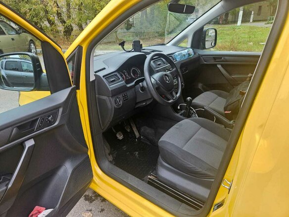 2017 Volkswagen Caddy, жёлтый, 1650000 рублей - вид 18