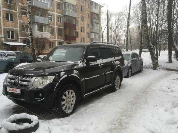 2012 Mitsubishi Pajero IV Рестайлинг 1, чёрный, 2300000 рублей - вид 2