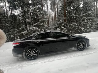2021 Toyota Camry VIII (XV70) Рестайлинг, чёрный, 3450000 рублей, вид 2