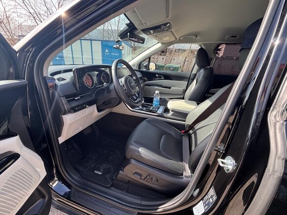 2022 Kia Carnival IV, чёрный, 5150000 рублей - вид 11