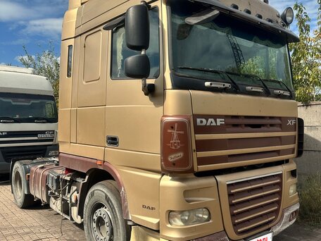 2006 DAF XF 105, золотистый, 1600000 рублей, вид 1