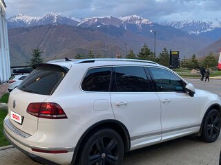 2017 Volkswagen Touareg II Рестайлинг, белый, 2700000 рублей, вид 2