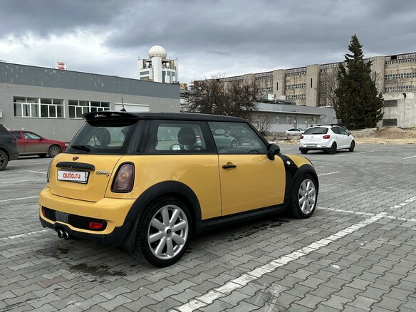 2008 Mini Hatch Cooper S II (R56), жёлтый, 1100000 рублей - вид 15