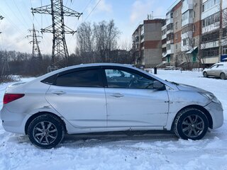 2011 Hyundai Solaris I, серебристый, 750000 рублей, вид 2