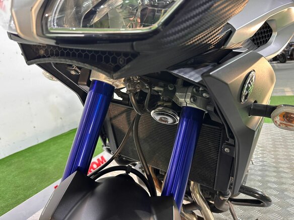2015 Yamaha MT-09 Tracer (FJ-09), серебристый, 645000 рублей - вид 17