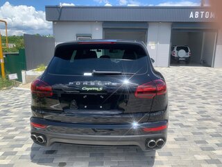 2016 Porsche Cayenne S E-Hybrid II Рестайлинг (958), чёрный, 5770000 рублей, вид 4