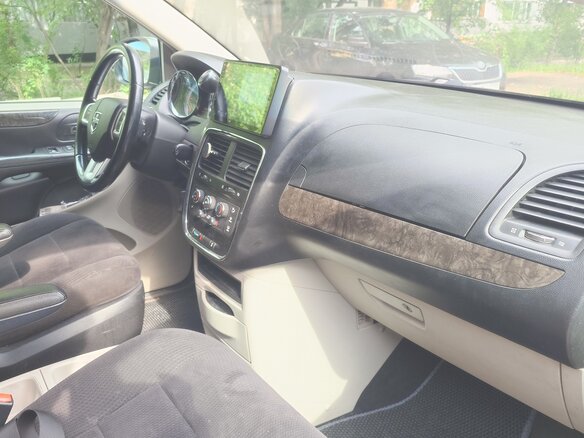 2011 Dodge Caravan Grand V, серый, 1349999 рублей - вид 8