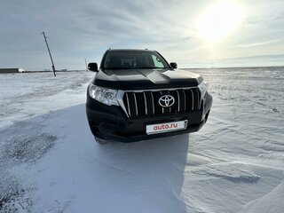 2020 Toyota Land Cruiser Prado 150 Series Рестайлинг 2, чёрный, 5050000 рублей, вид 3