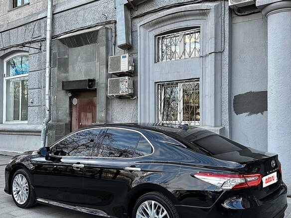 2020 Toyota Camry VIII (XV70), чёрный, 2800000 рублей - вид 9